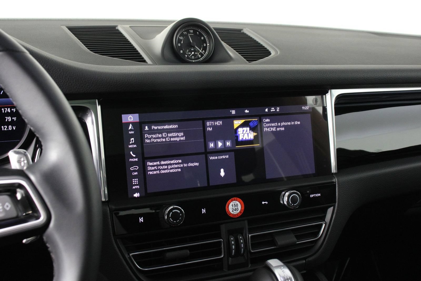 Certified 2026 Porsche Macan AWD/4WD image 13