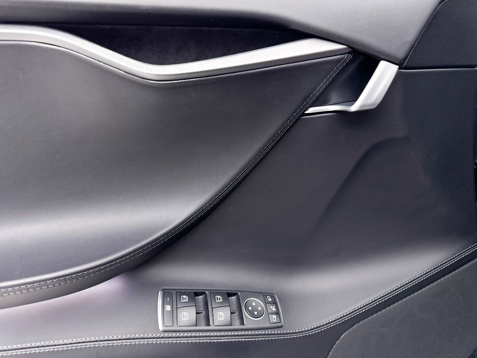 Used 2019 Tesla Model S 100D image 24