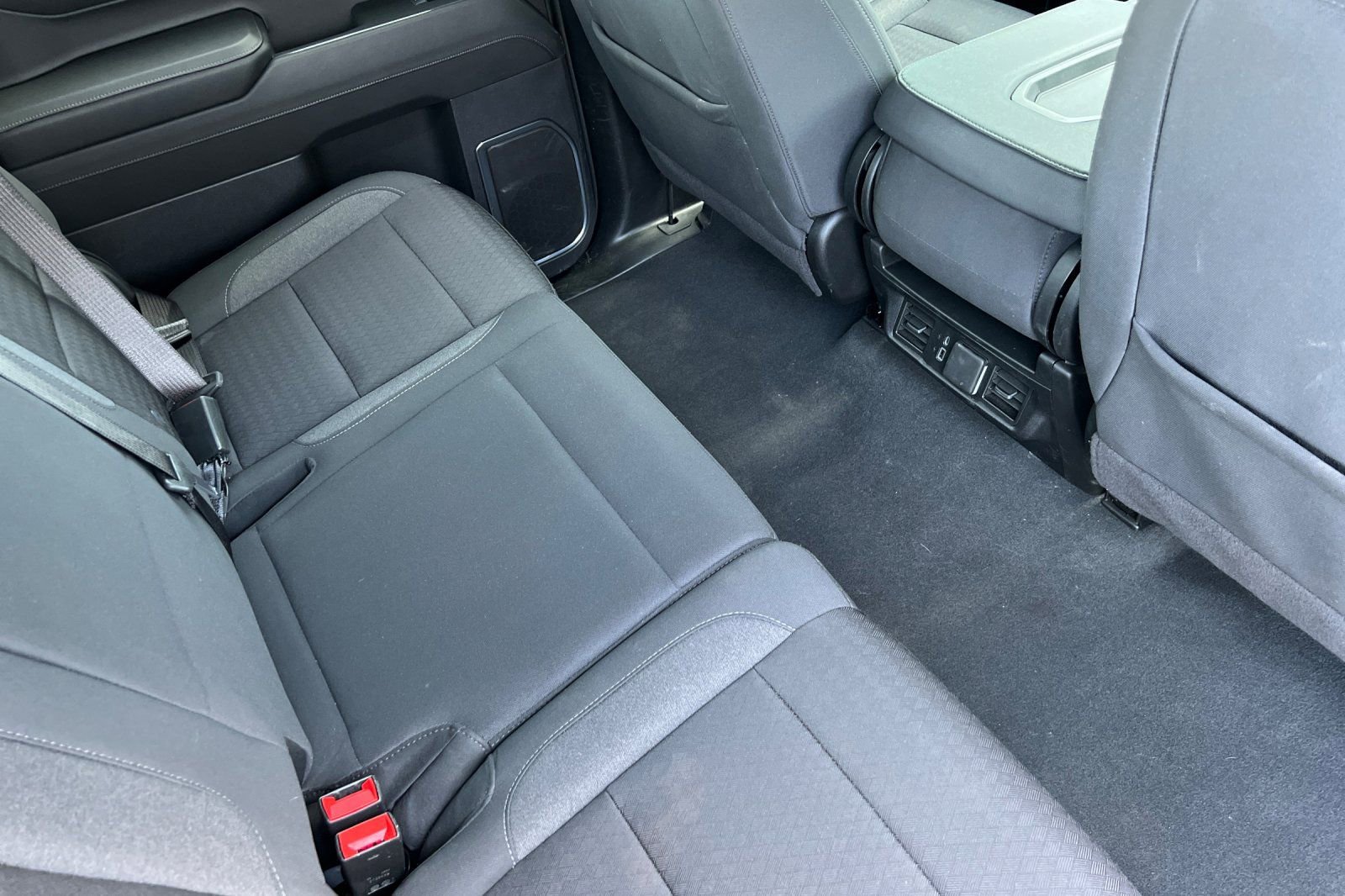 Used 2025 Chevrolet Silverado 1500 LT AWD/4WD image 16
