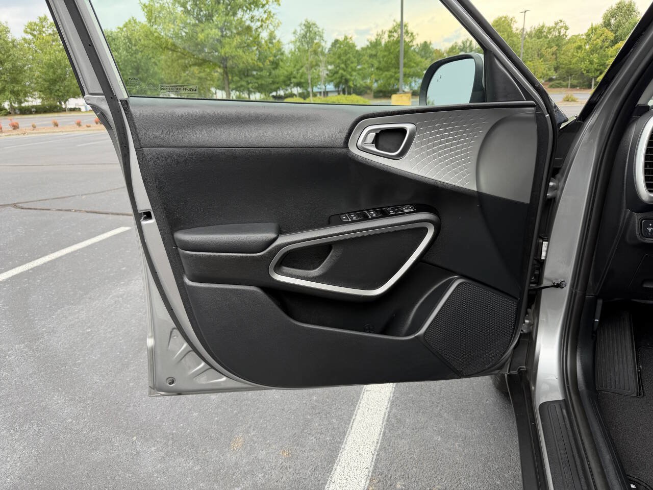 Used 2023 Kia Soul LX w/ LX Technology Package FWD image 10