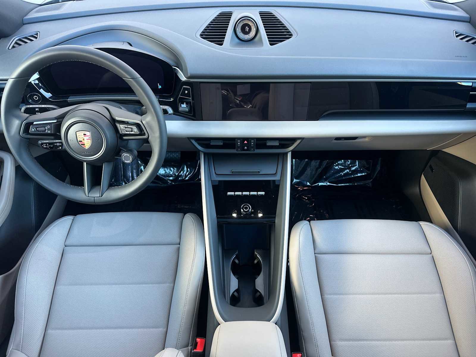 New 2025 Porsche Macan Electric RWD image 6