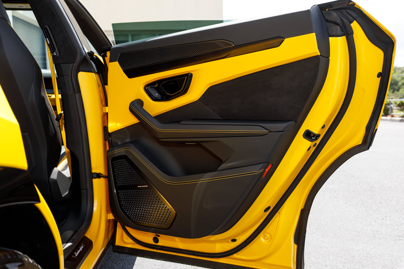 Used 2024 Lamborghini Urus S AWD/4WD image 43