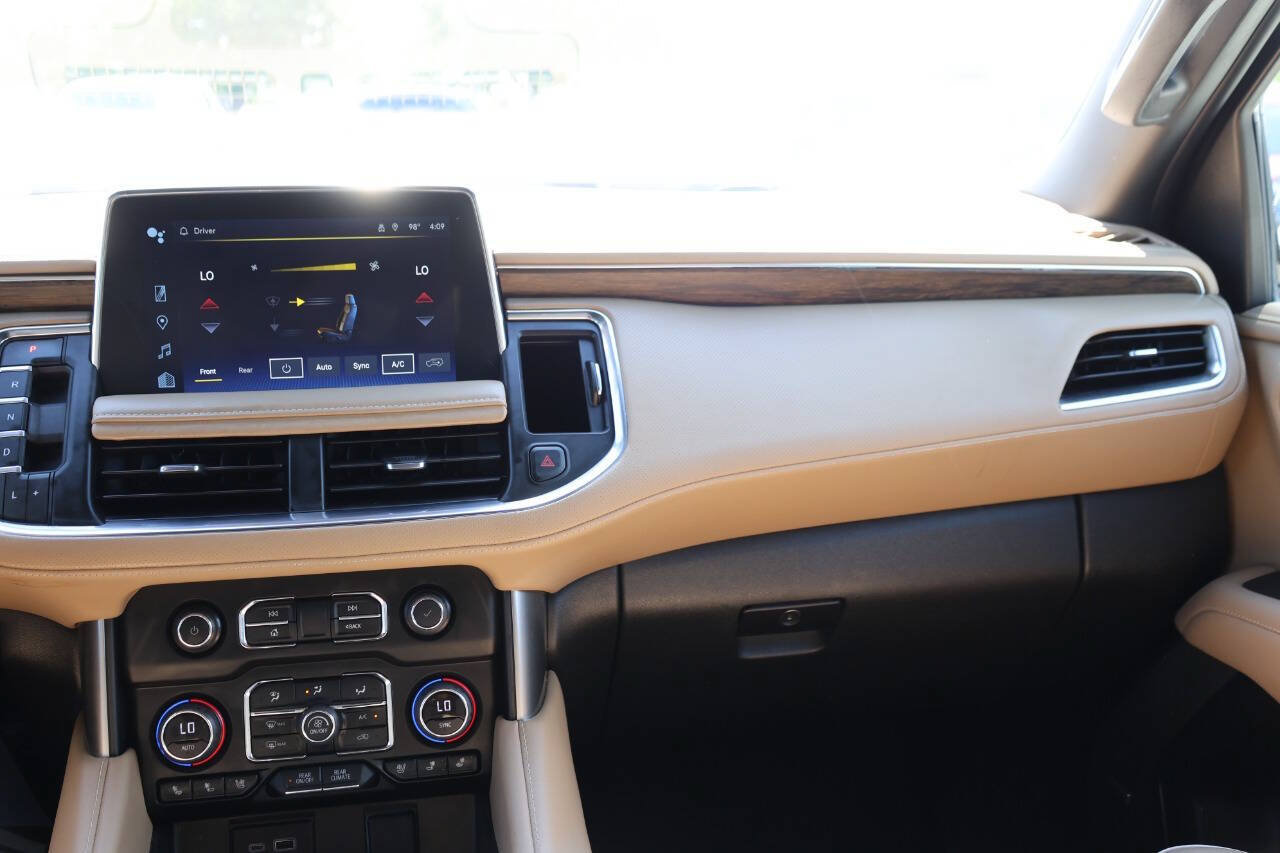 Used 2023 Chevrolet Suburban Premier AWD/4WD image 26