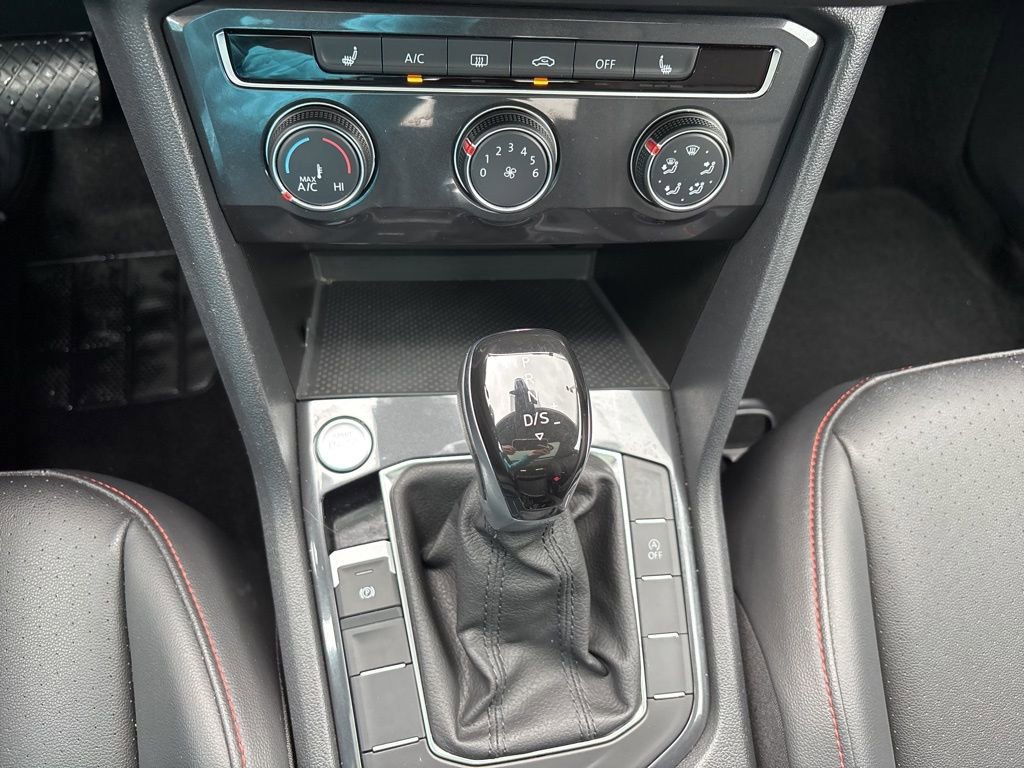 Used 2024 Volkswagen Tiguan Wolfsburg Edition image 32