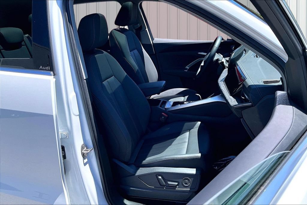 Used 2025 Audi Q5 Premium Plus w/ Premium Plus AWD/4WD image 29