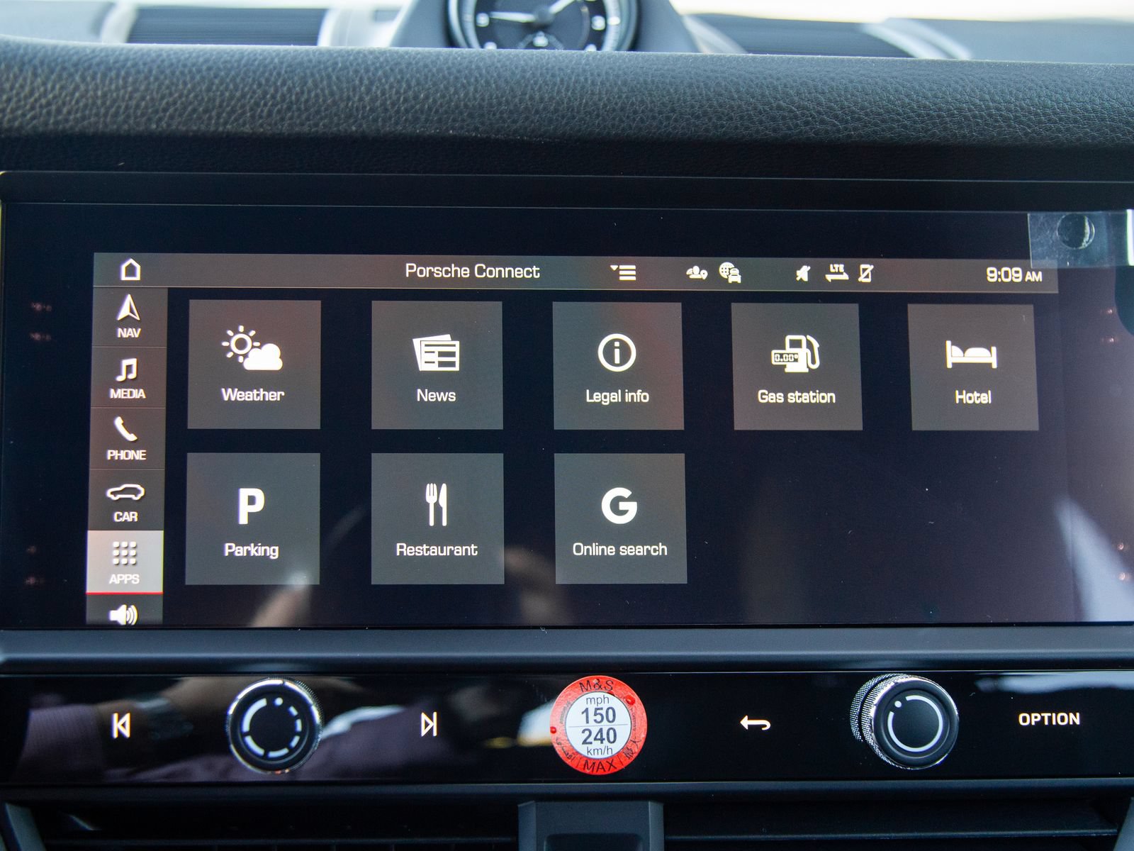 Certified 2024 Porsche Macan S AWD/4WD image 8