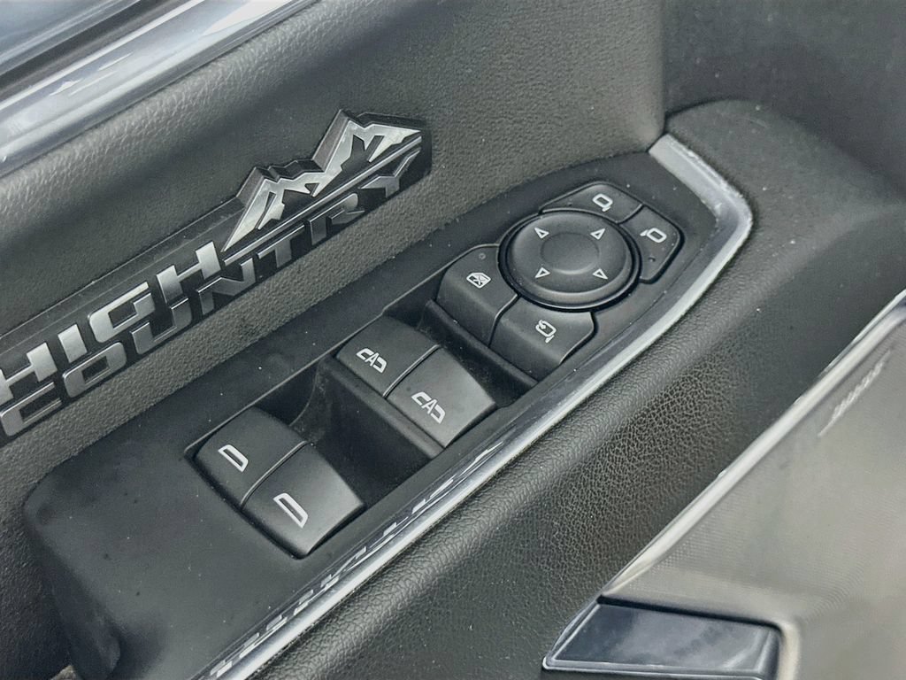Used 2024 Chevrolet Silverado 1500 High Country AWD/4WD image 22