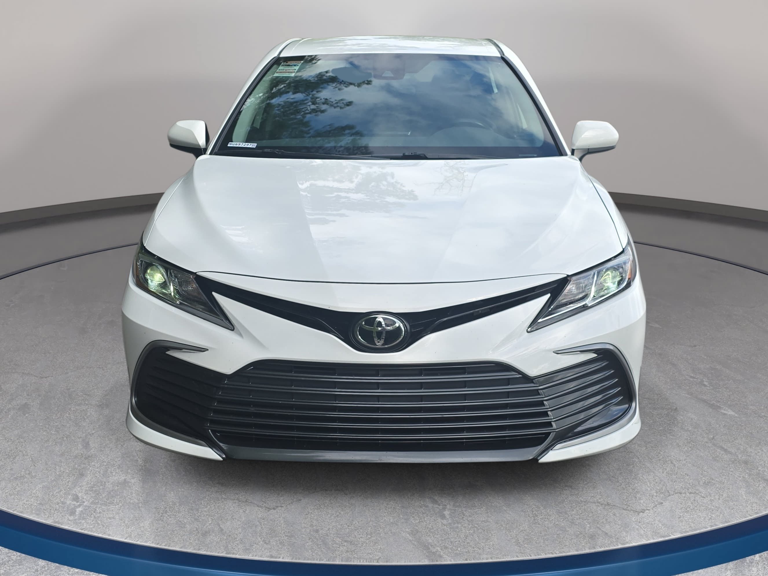 Used 2022 Toyota Camry LE FWD image 2