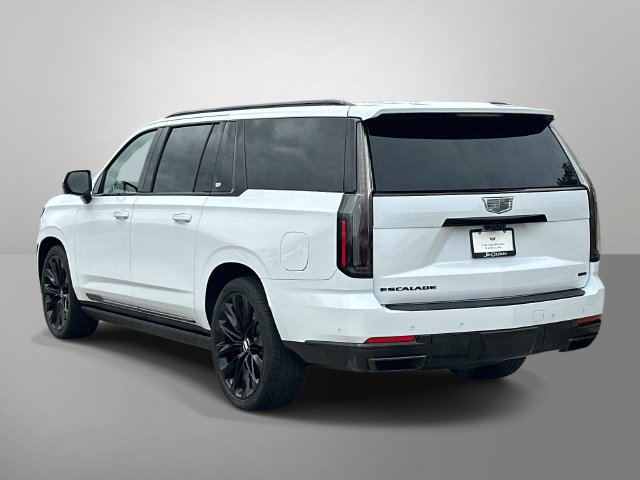 Used 2026 Cadillac Escalade ESV Platinum Sport w/ LPO, ONYX Package AWD/4WD image 28