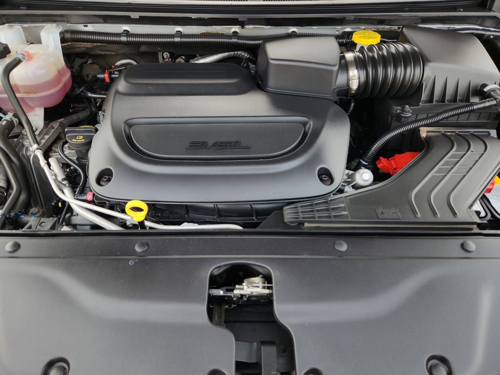 Used 2024 Chrysler Pacifica Limited image 38