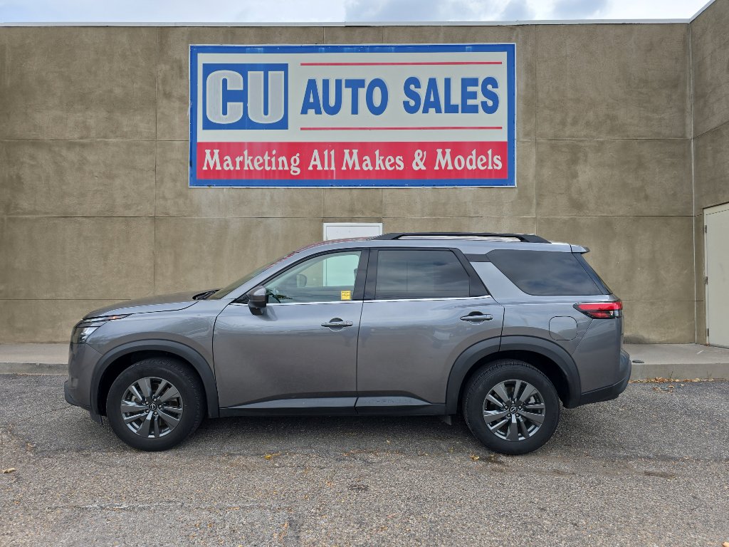 Used 2024 Nissan Pathfinder SV image 4