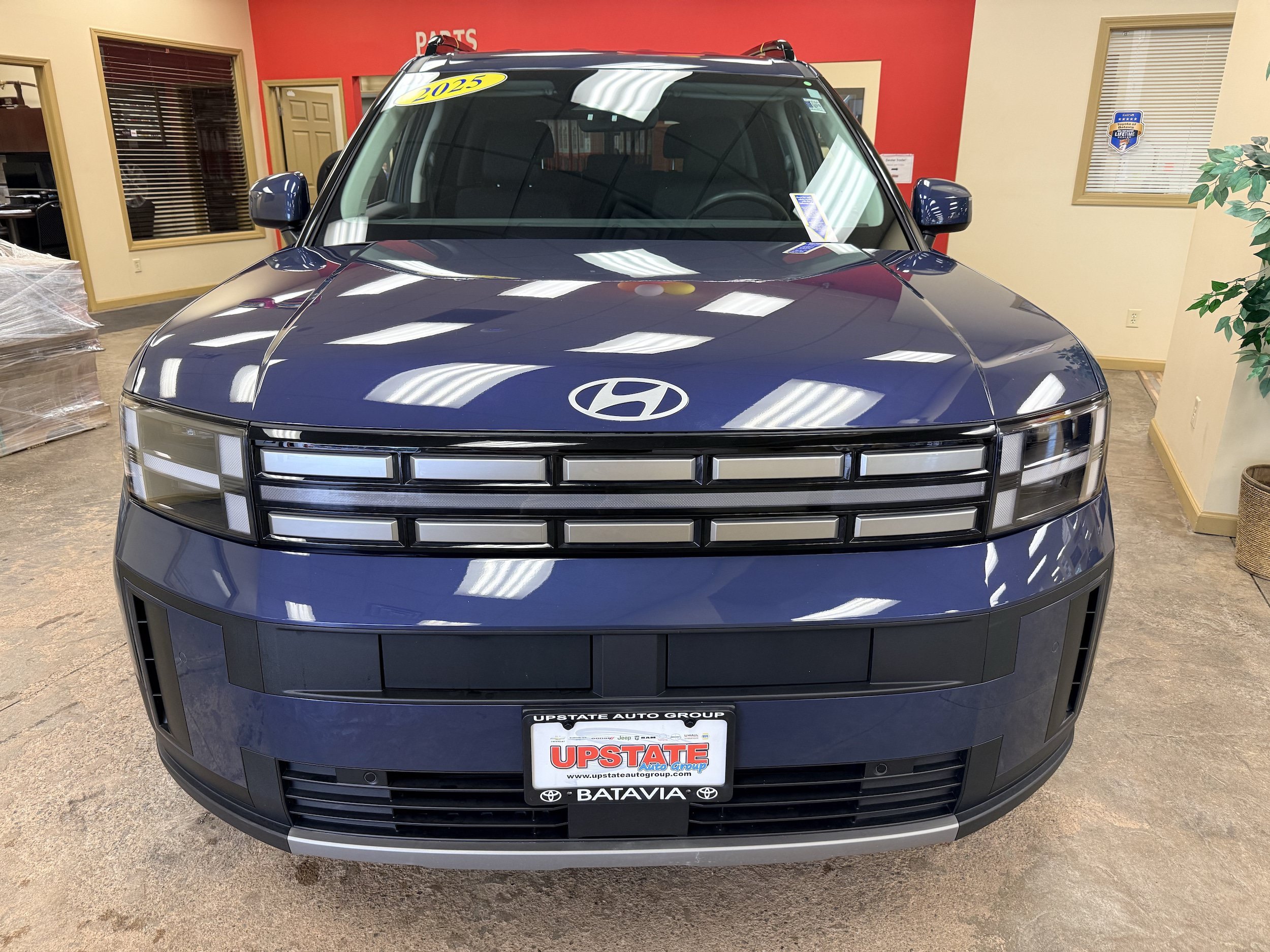Used 2025 Hyundai Santa Fe SEL AWD/4WD image 2