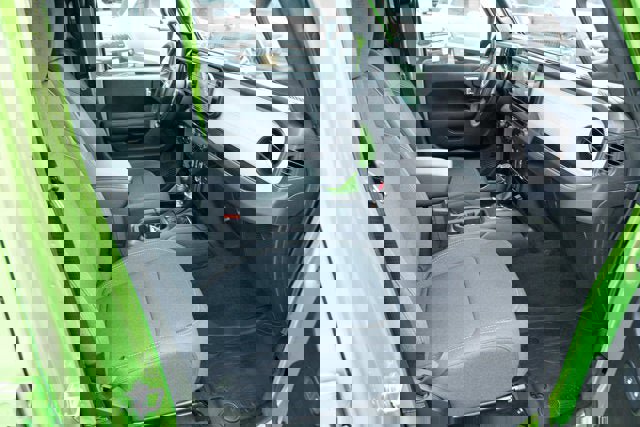 Used 2025 Jeep Wrangler Unlimited Sport image 38