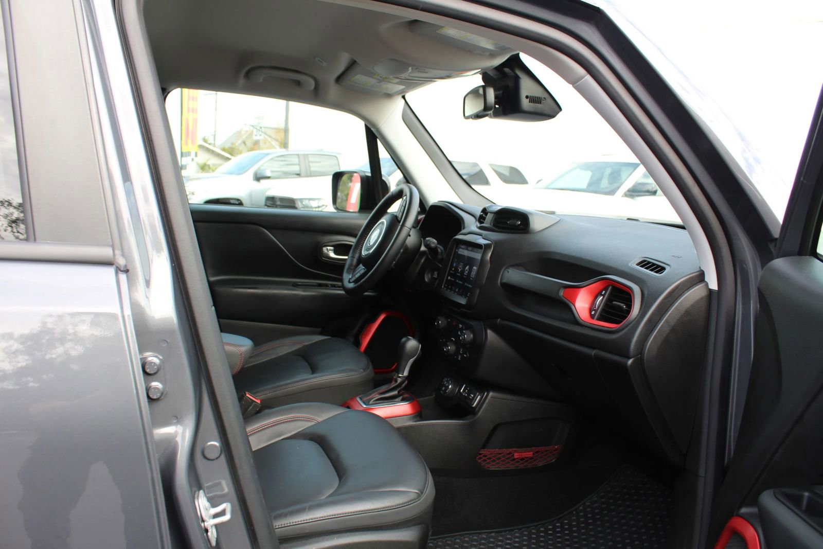 Used 2022 Jeep Renegade Trailhawk image 10