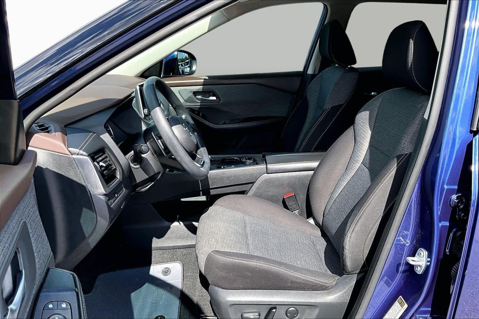 Used 2021 Nissan Rogue SV AWD/4WD image 8