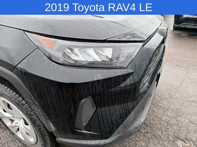 Used 2019 Toyota RAV4 LE w/ All Weather Liner Package AWD/4WD image 18