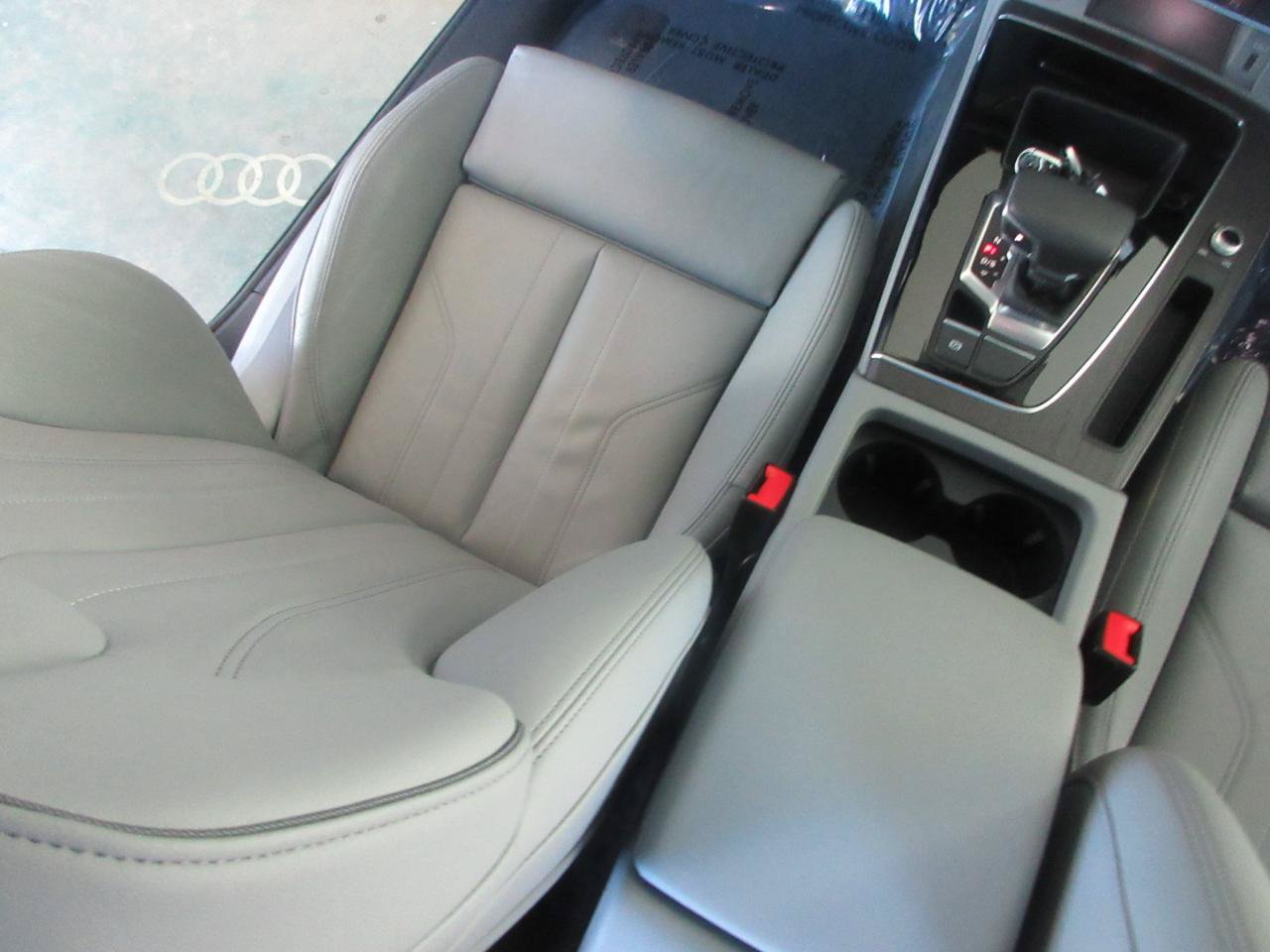 Used 2024 Audi Q5 2.0T Premium Plus w/ Premium Plus Package AWD/4WD image 19