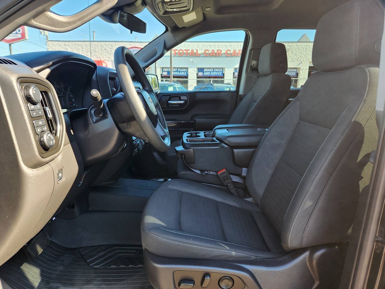 Used 2025 Chevrolet Silverado 1500 Custom Trail Boss w/ Midnight Edition AWD/4WD image 13