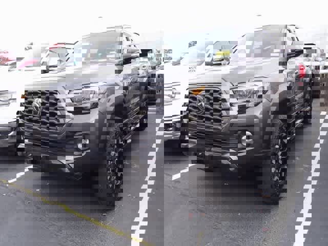 Used 2023 Toyota Tacoma TRD Off-Road image 1