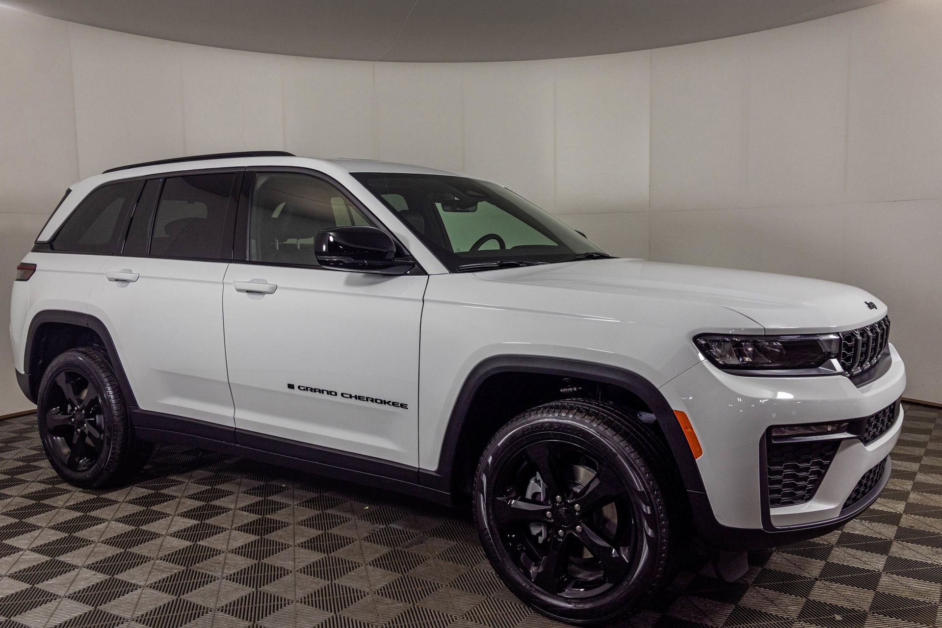 New 2026 Jeep Grand Cherokee Limited image 12