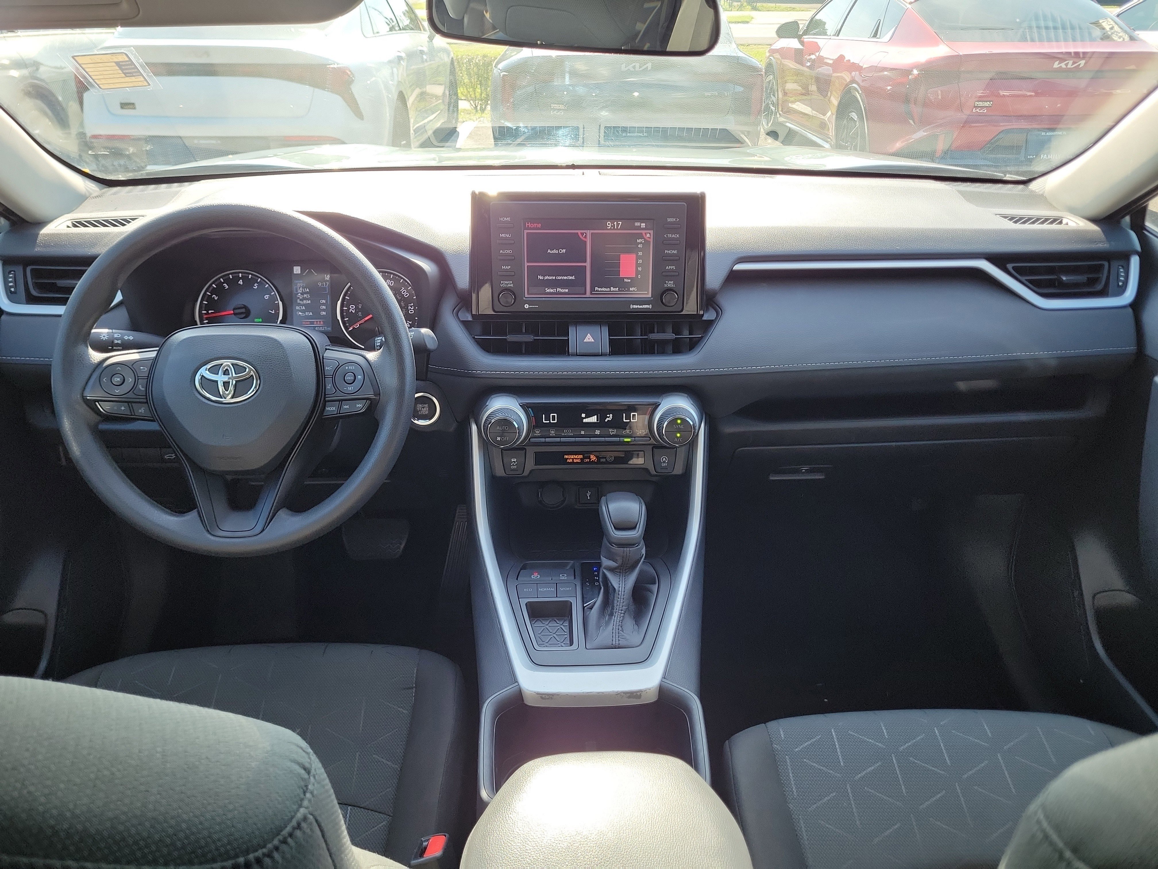 Used 2022 Toyota RAV4 XLE w/ Convenience Package FWD image 17