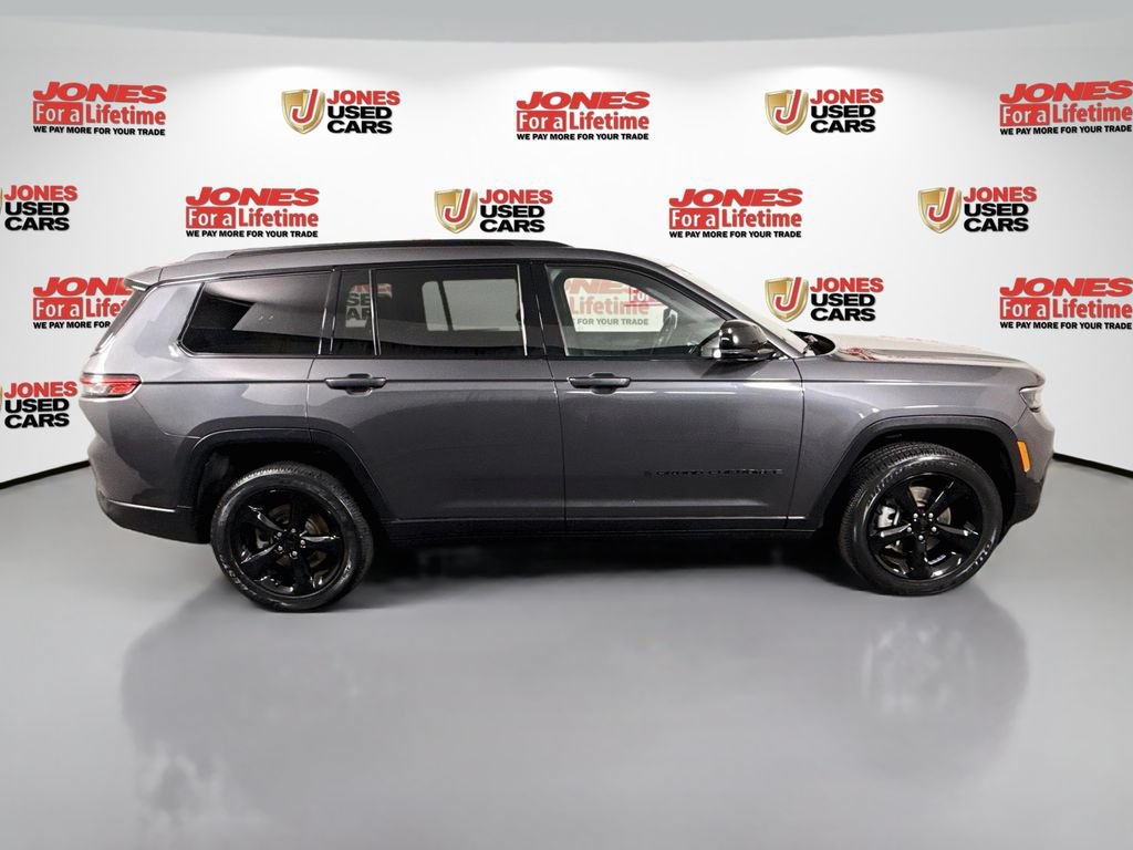 Used 2023 Jeep Grand Cherokee L Laredo AWD/4WD image 17