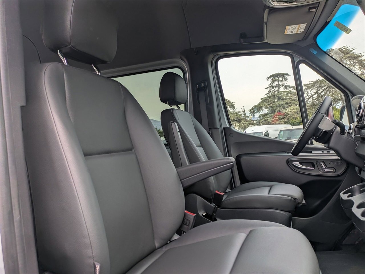 New 2025 Mercedes-Benz Sprinter 2500 image 9