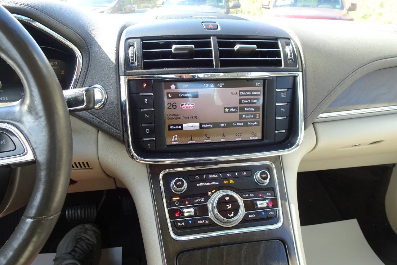 Used 2017 Lincoln Continental Select AWD/4WD image 20