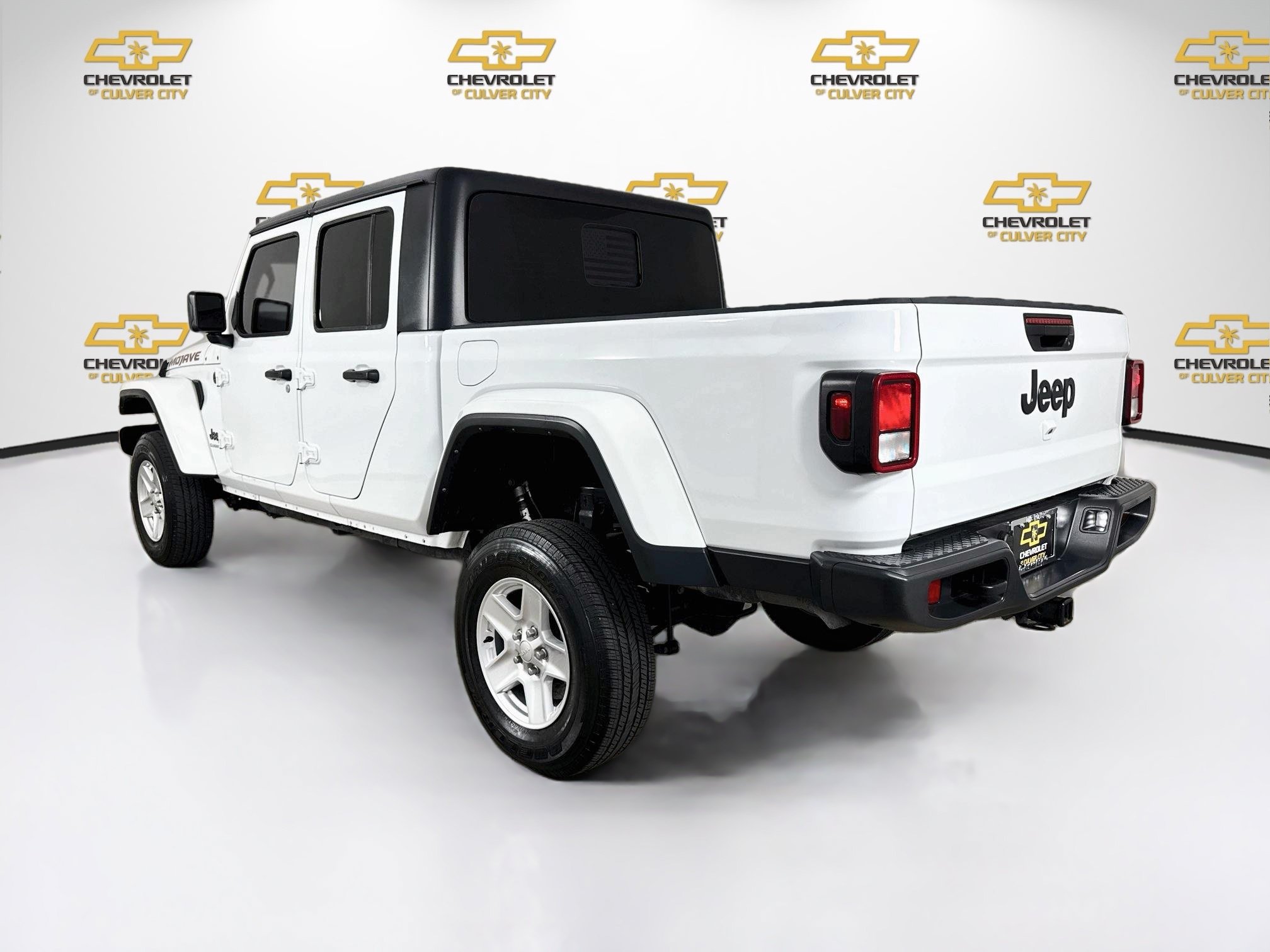 Used 2022 Jeep Gladiator Sport AWD/4WD image 6