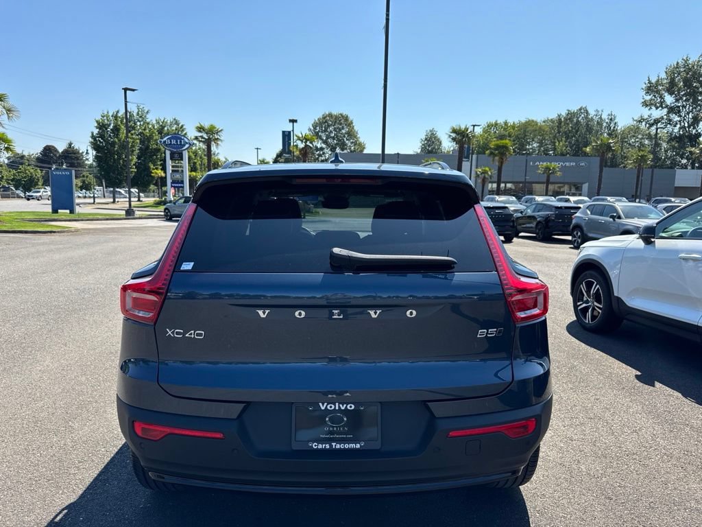 New 2026 Volvo XC40 B5 Core w/ Climate Package AWD/4WD image 6