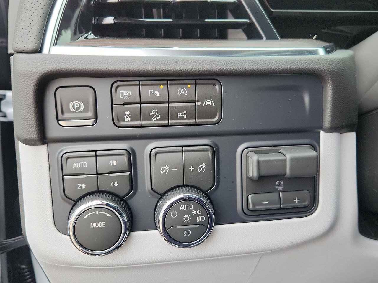 New 2026 Chevrolet Tahoe Premier AWD/4WD image 15