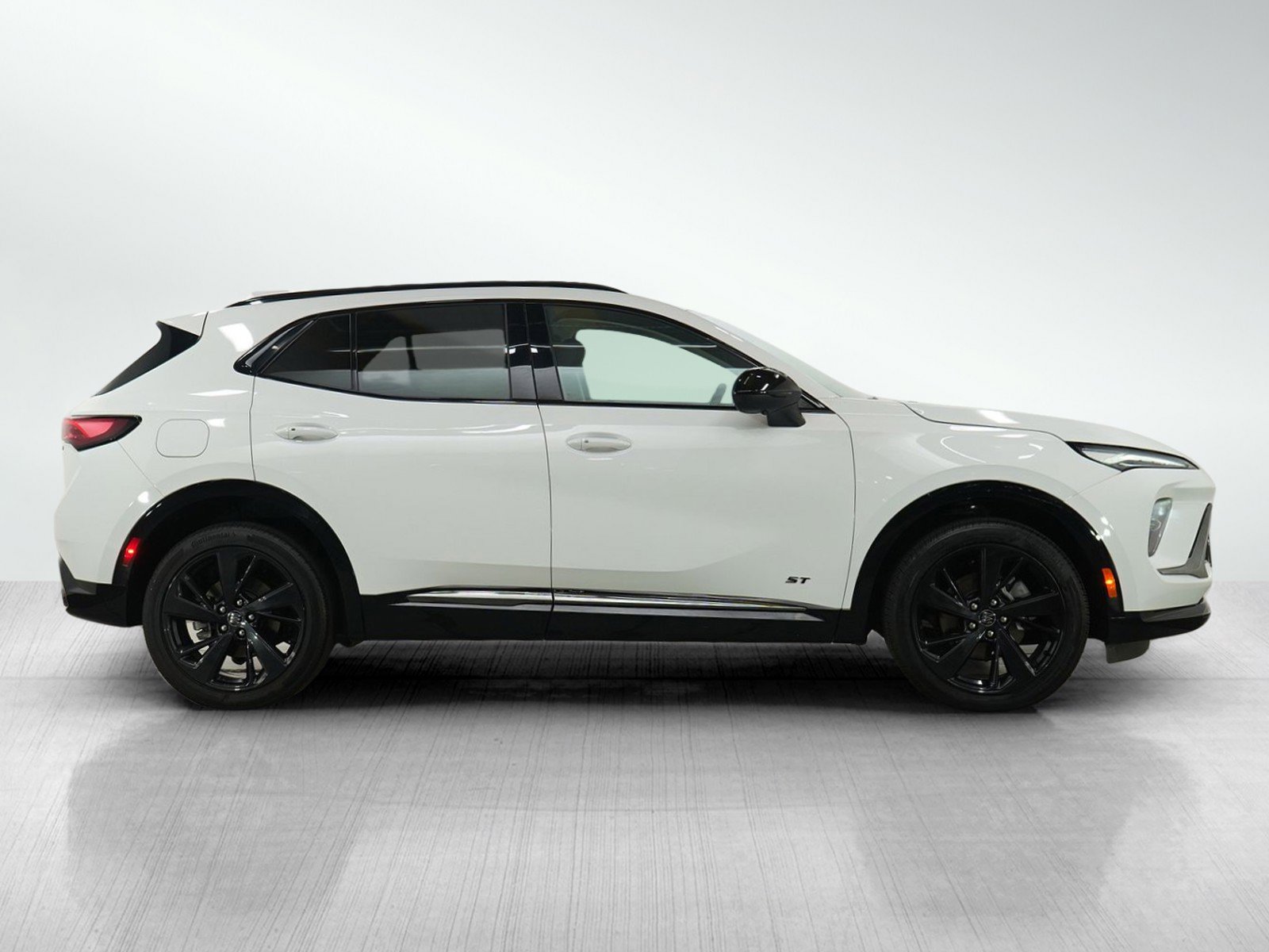 Used 2024 Buick Envision Sport Touring image 6