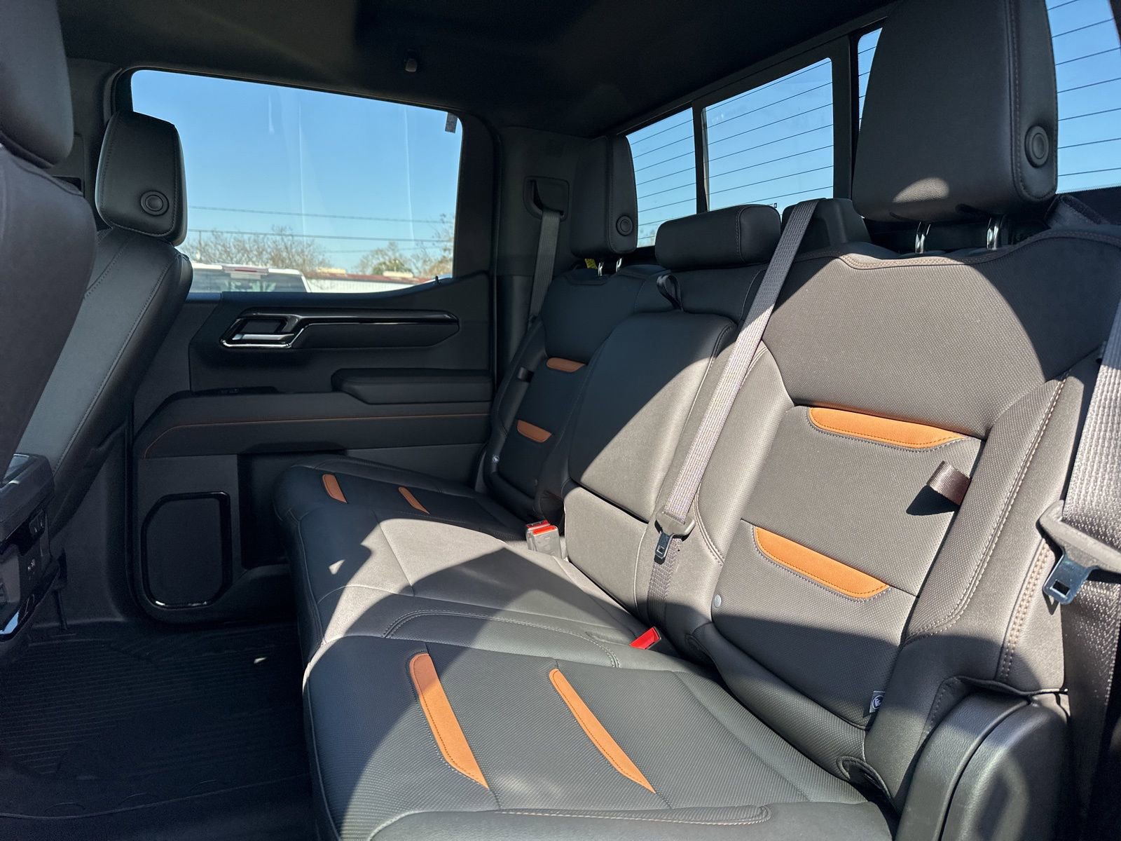 Certified 2025 GMC Sierra 1500 AT4 w/ AT4 Premium Package image 11