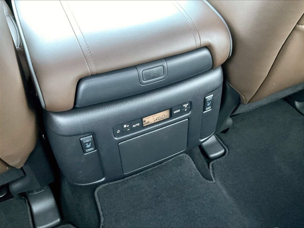 Used 2022 Nissan Armada Platinum w/ Captain's Chairs Package RWD image 12