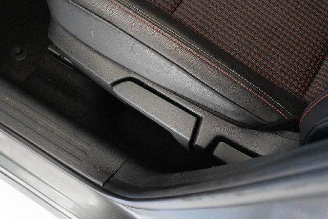 Used 2025 Nissan Kicks SR AWD/4WD image 4