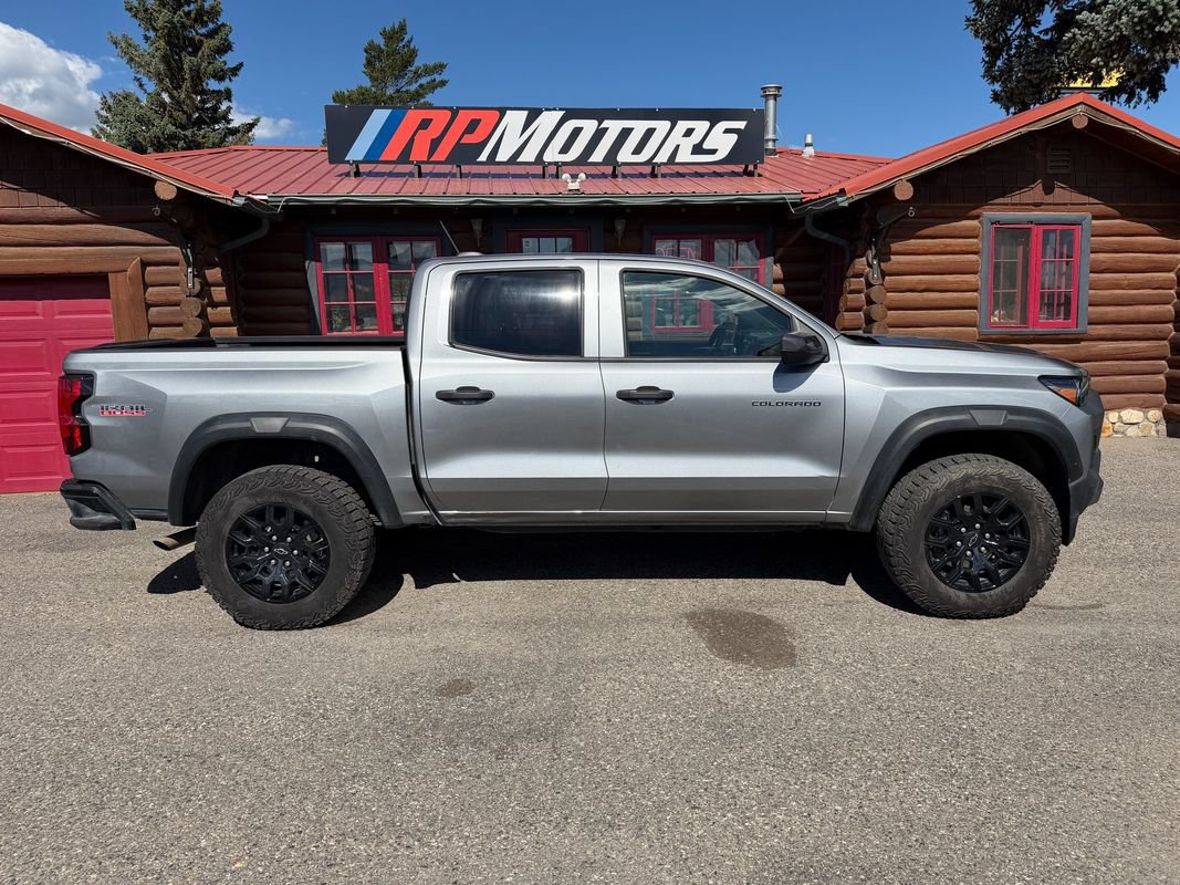 Used 2025 Chevrolet Colorado Trail Boss AWD/4WD image 17