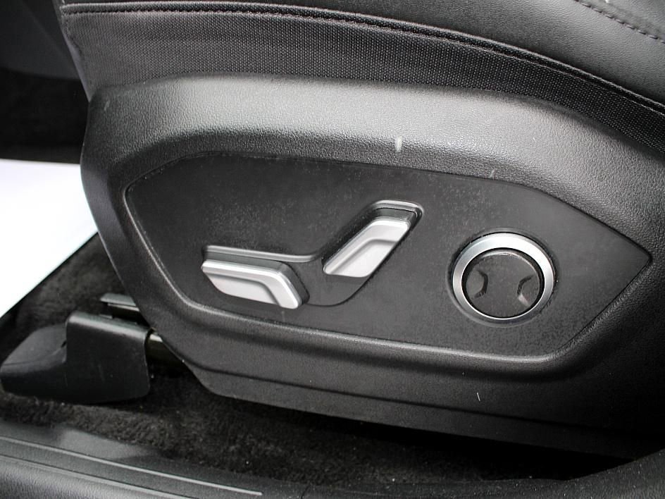 Used 2025 Hyundai Santa Fe SEL FWD image 28