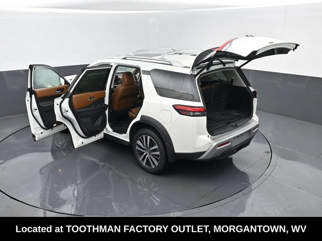 Used 2022 Nissan Pathfinder Platinum w/ Cargo Package AWD/4WD image 32