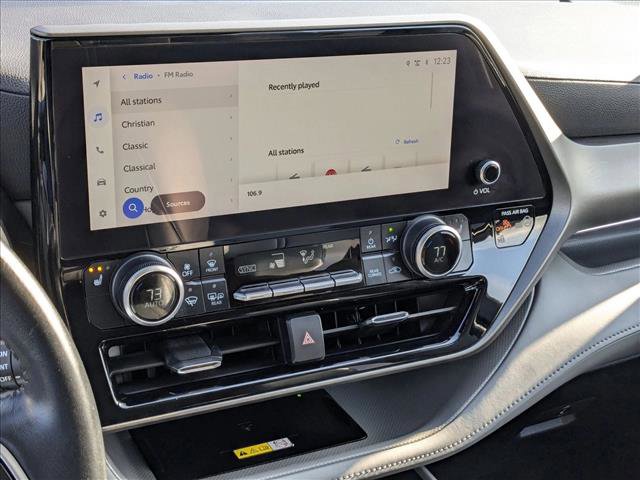 Used 2023 Toyota Highlander XLE image 14