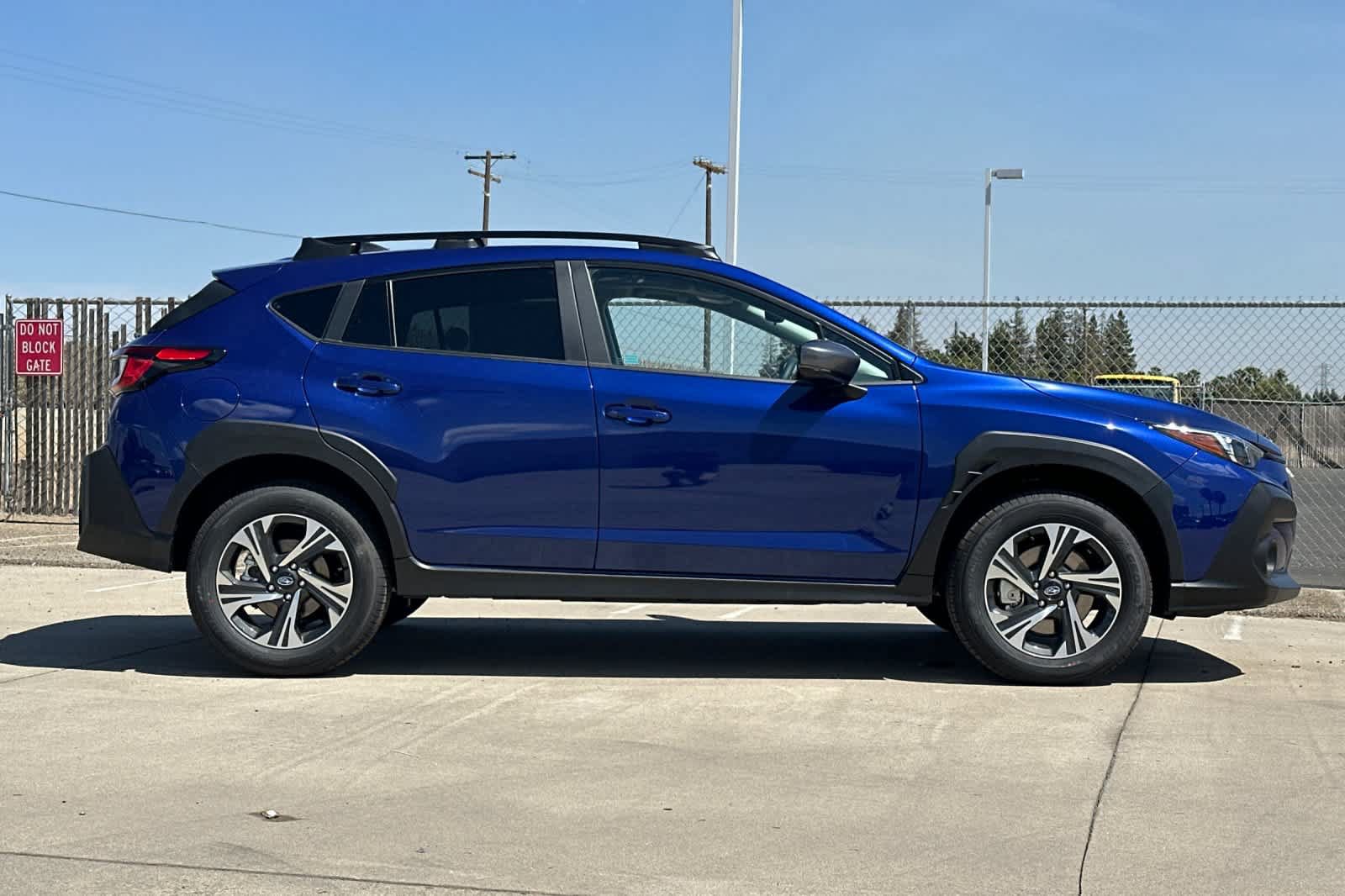New 2026 Subaru Crosstrek 2.5i Premium AWD/4WD image 2