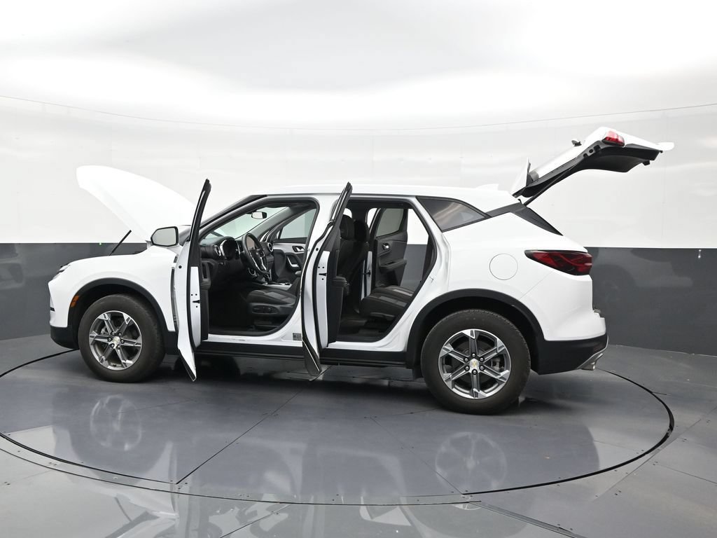 Used 2023 Chevrolet Blazer LT FWD image 30