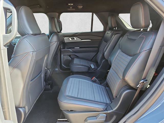 New 2026 Ford Explorer ST-Line w/ ST-Line Street Pack image 16