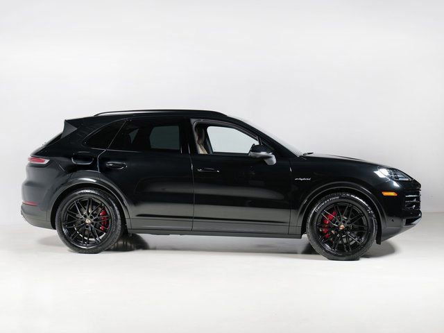 New 2025 Porsche Cayenne S image 8