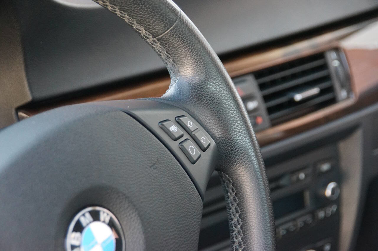 Used 2011 BMW 328i xDrive Sedan image 31