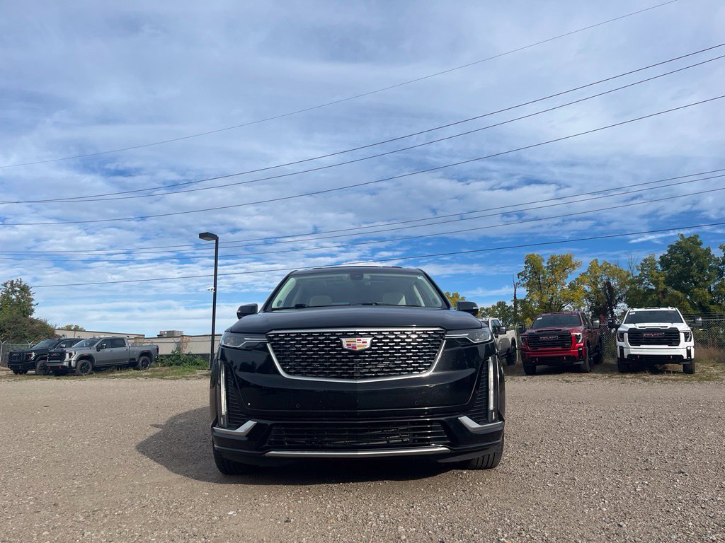 Used 2025 Cadillac XT6 Premium Luxury w/ LPO, Floor Liner Package AWD/4WD image 4