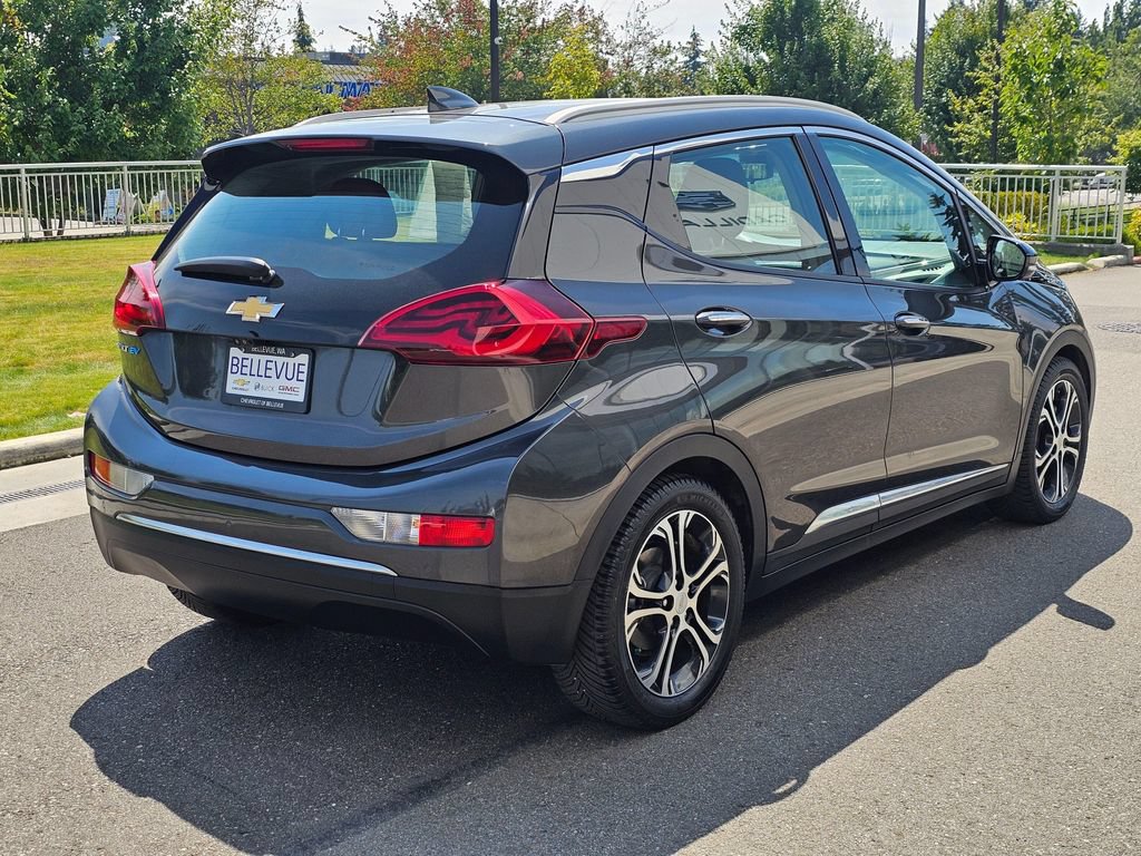 Used 2017 Chevrolet Bolt Premier w/ Driver Confidence II Package FWD image 5