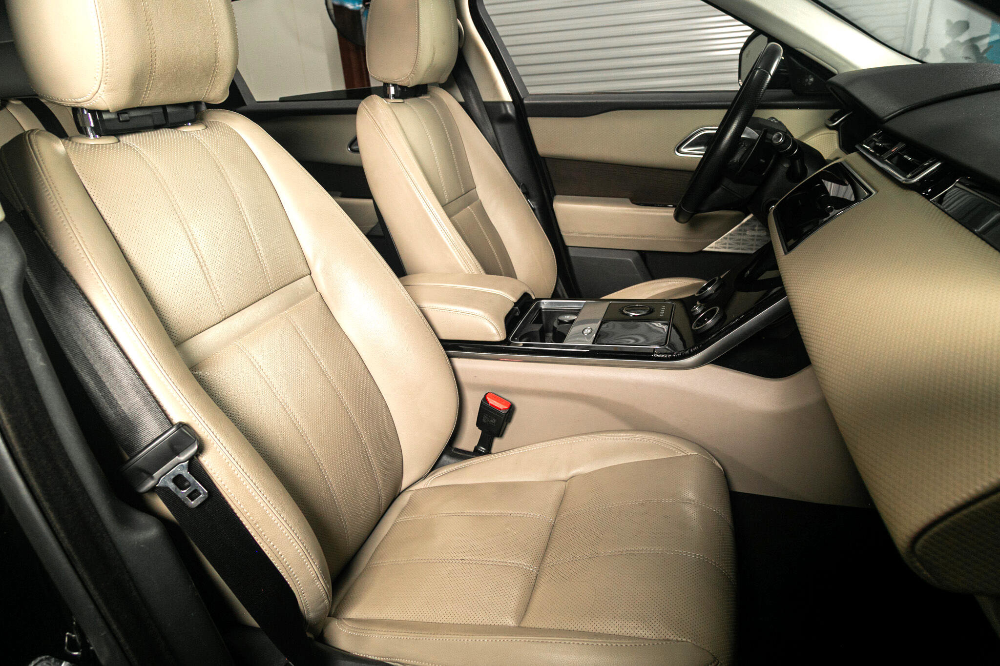 Used 2020 Land Rover Range Rover Velar S image 23