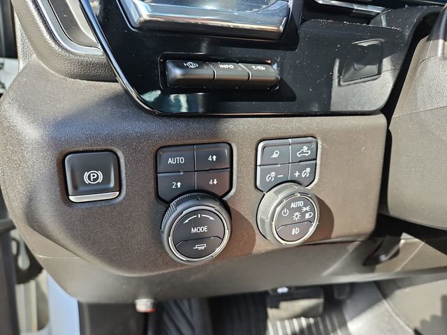 Used 2025 Chevrolet Silverado 3500 LTZ w/ LTZ Premium Package image 18