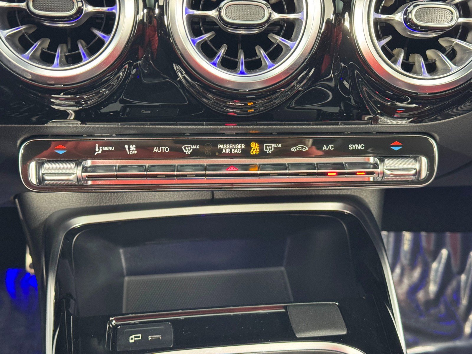 Used 2022 Mercedes-Benz CLA 45 AMG 4MATIC w/ Parking Assistance Package image 32