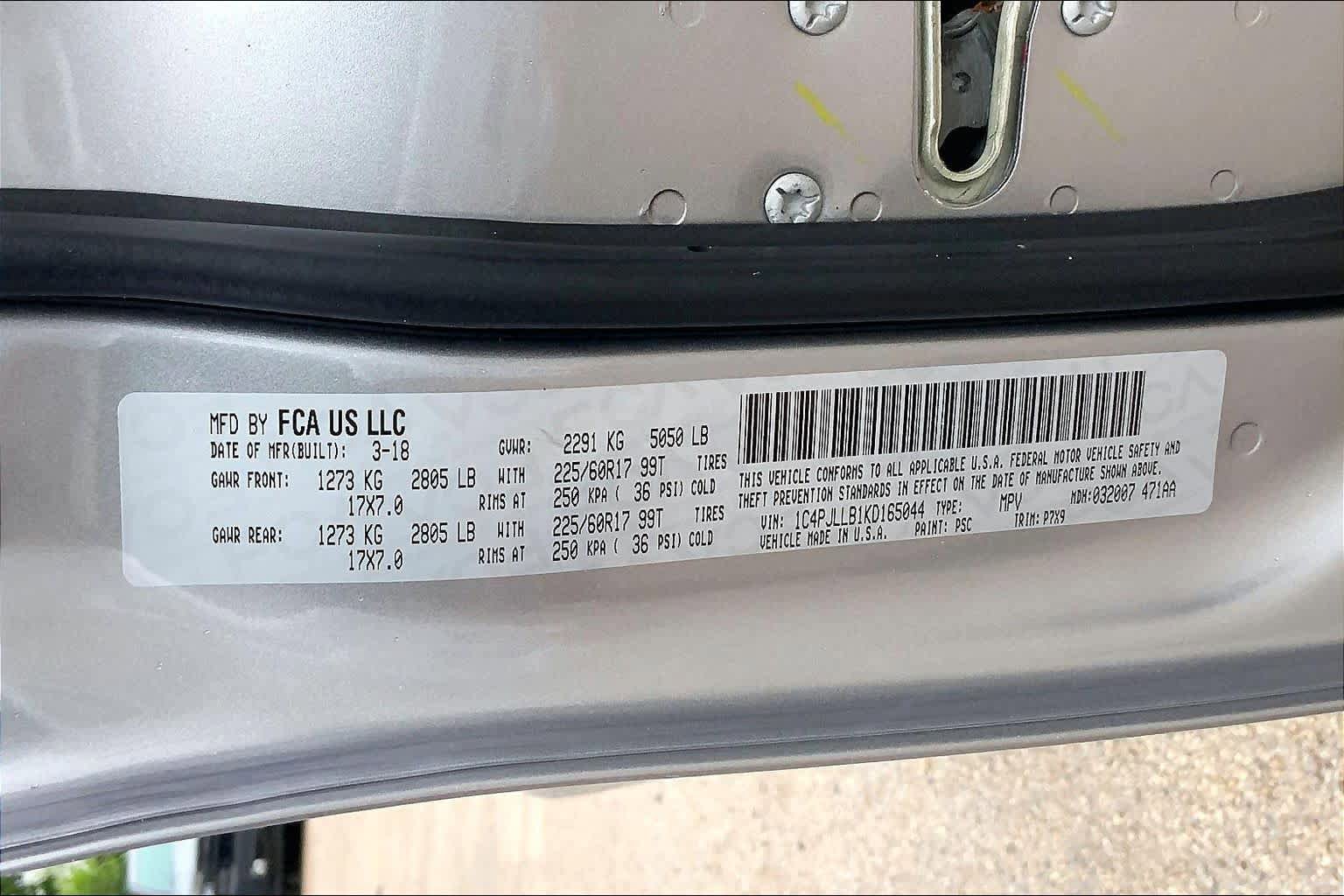 Used 2019 Jeep Cherokee Latitude Plus FWD image 34